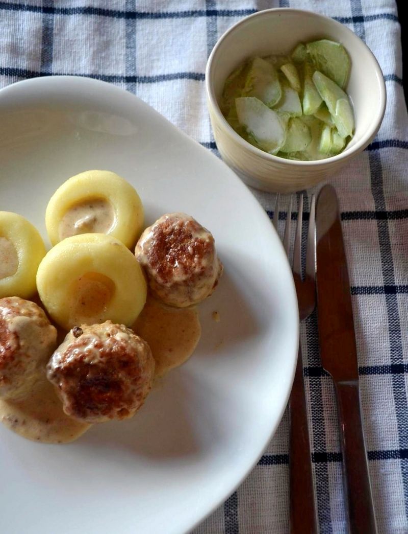 Pulpeciki drobiowe z kluskami śląskimi Pulpeciki drobiowe z kluskami śląskimi