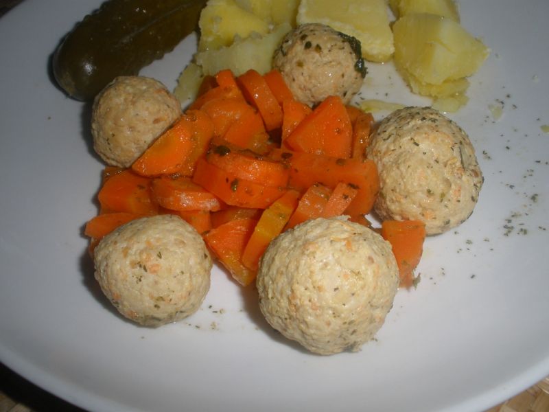 Pulpeciki drobiowe z marchewką 