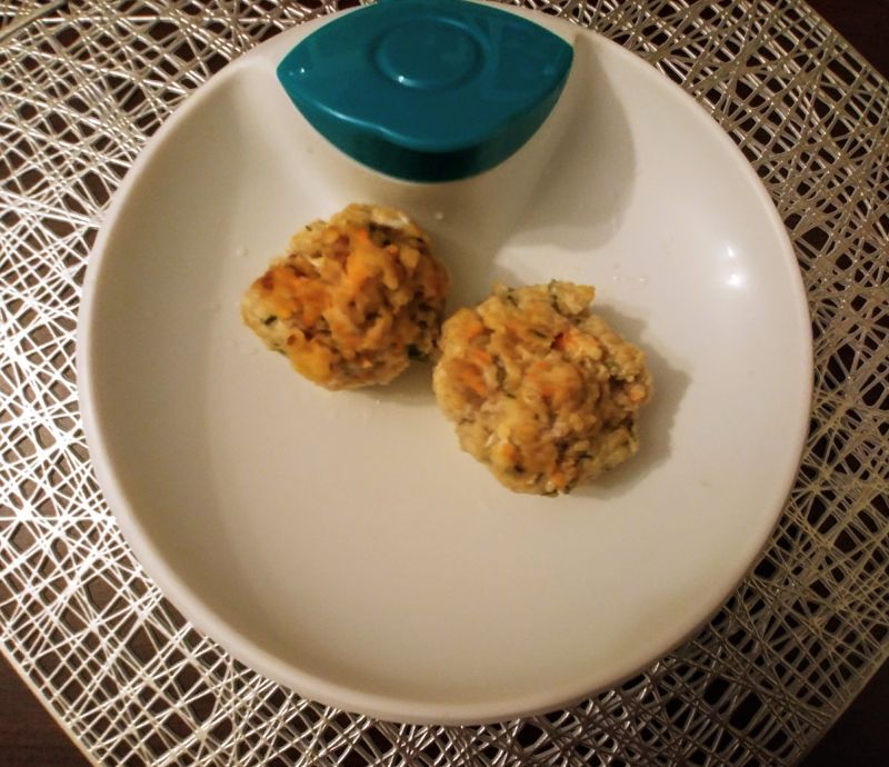 Pulpeciki drobiowe z marchewką i koperkiem