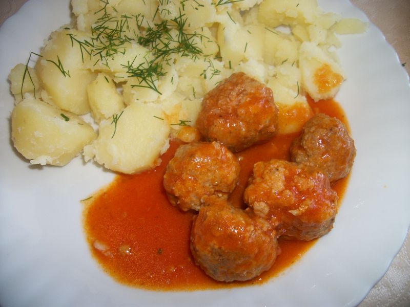 Pulpeciki w aksamtnym sosie pomidorowym