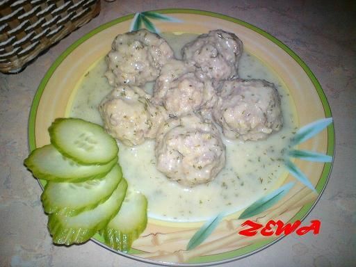 Pulpeciki w sosie koperkowym 