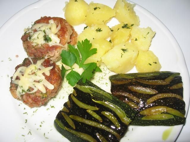 pulpeciki w sosie koperkowym