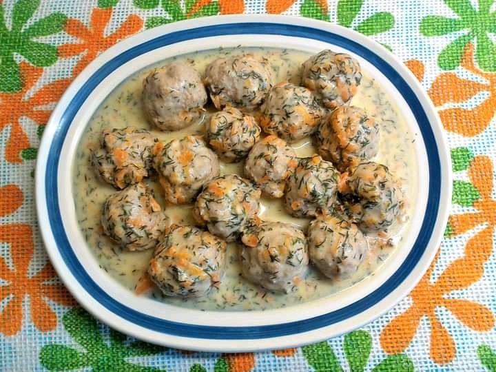 Pulpeciki w sosie koperkowym Pulpeciki w sosie koperkowym