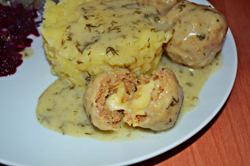 Pulpeciki w sosie musztardowo-koperkowym Pulpeciki w sosie musztardowo-koperkowym