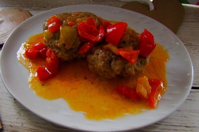 Pulpeciki w sosie paprykowym  Pulpeciki w sosie paprykowym