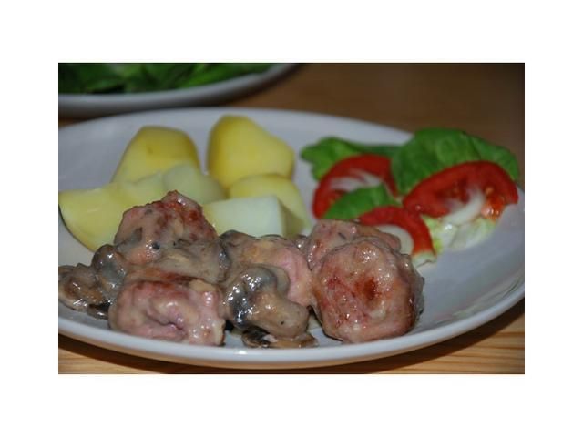 Pulpeciki w sosie pieczarkowym 