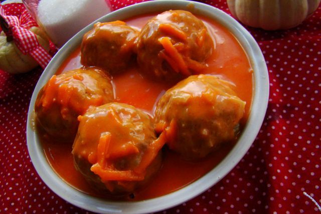 Pulpeciki w sosie pomidorowo-marchewkowym Pulpeciki w sosie pomidorowo-marchewkowym