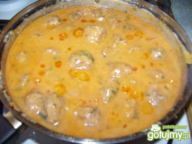 Pulpeciki w sosie pomidorowym. Pulpeciki w sosie pomidorowym.