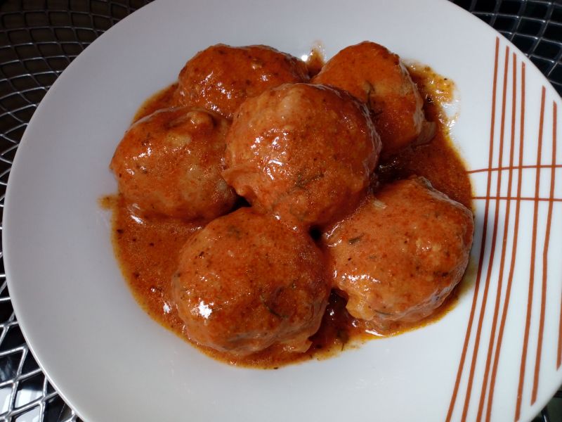 Pulpeciki w sosie ze świeżych pomidorów