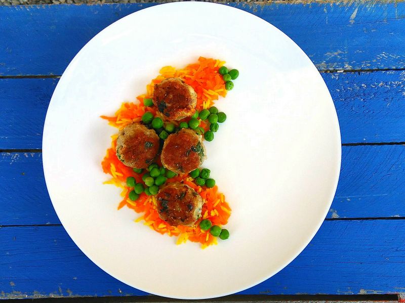 Pulpeciki wieprzowe na marchewkowym ryżu
