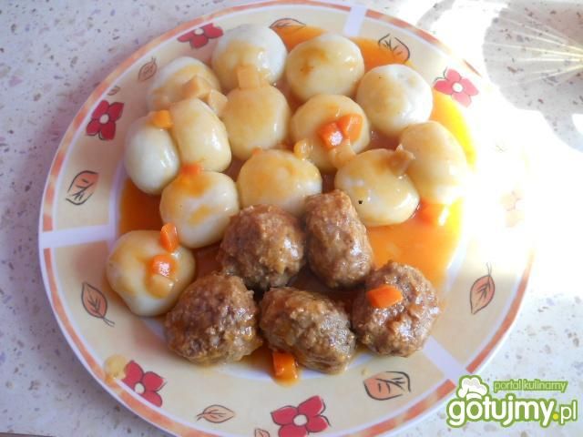 pulpeciki wieprzowe w sosie pomidorowym