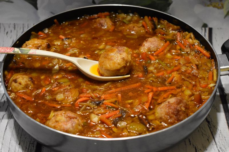 Pulpeciki z chińskimi warzywami Pulpeciki z chińskimi warzywami