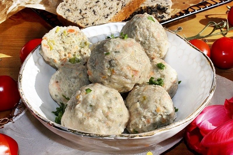 Pulpeciki z indyka z komosą ryżową i pestkami dyni