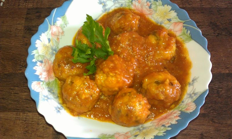 Pulpeciki z kurczaka w soise pomidorowo-curry