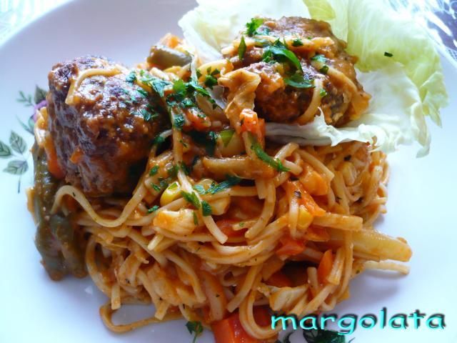 Pulpeciki z makaronem błyskawicznym Pulpeciki z makaronem błyskawicznym