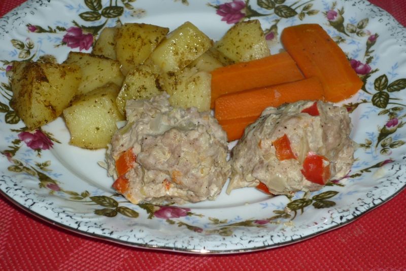 Pulpeciki z papryką i porem