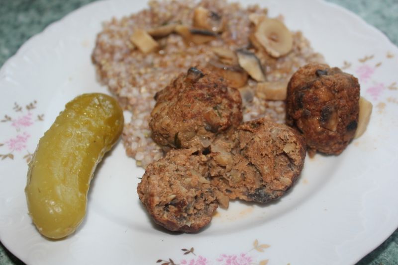 Pulpeciki z pieczarkami  Pulpeciki z pieczarkami