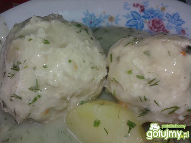 Pulpet z indyka w sosie koperkowym