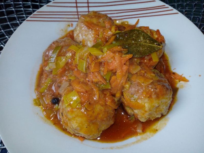 Pulpety duszone w marchewce i porze Pulpety duszone w marchewce i porze