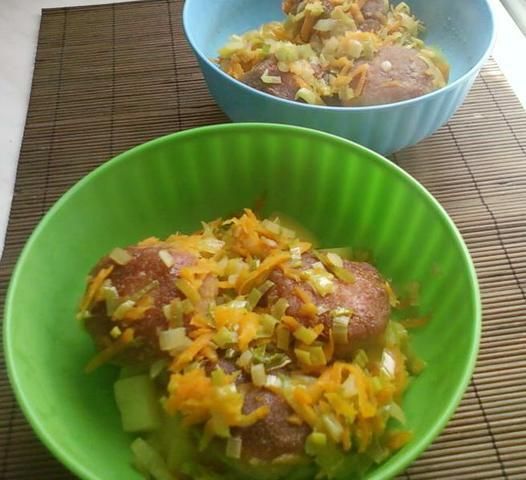 Pulpety duszone w porze. Pulpety duszone w porze.