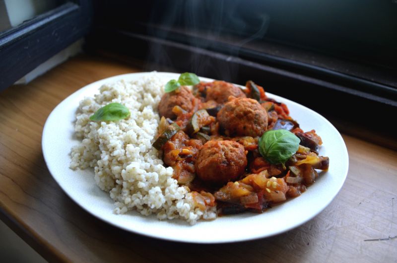 Pulpety duszone w ratatouille