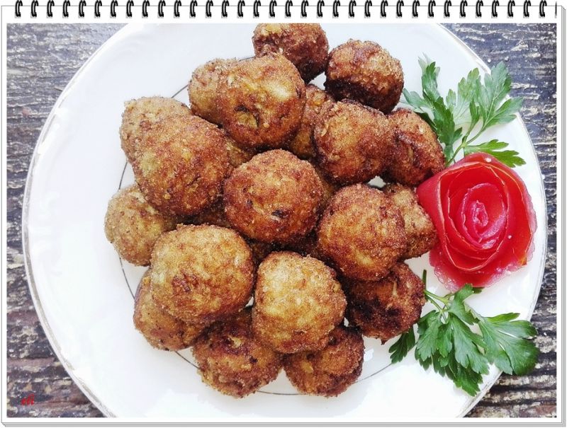 Pulpety Eli z masłem orzechowym i musztardą