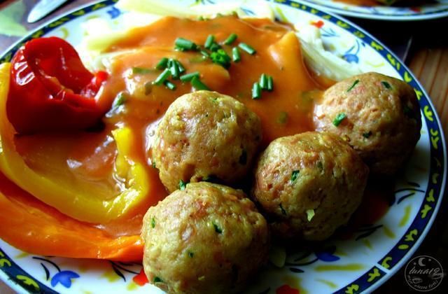 Pulpety gotowane w bulionie Pulpety gotowane w bulionie