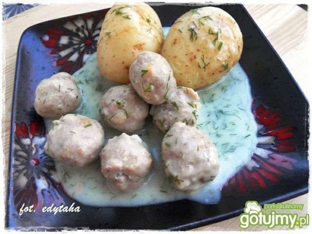 Pulpety indycze w sosie koperkowym