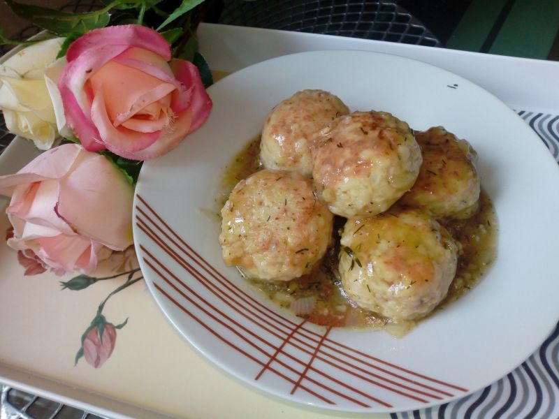 Pulpety mięsno-ryżowe w sosie