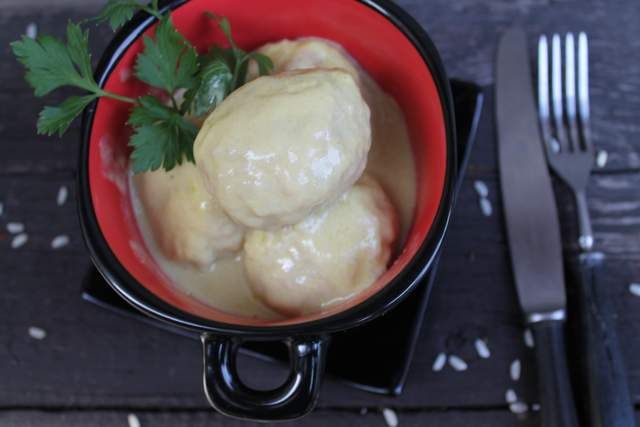 Pulpety rybne w sosie porowo- serowym Pulpety rybne w sosie porowo- serowym