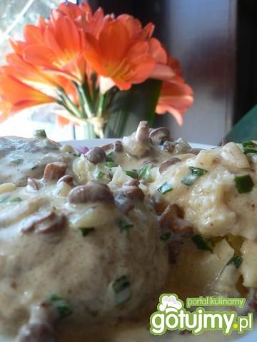 Pulpety w kurkowym sosie 