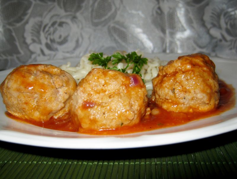 Pulpety w sosie do makaronu