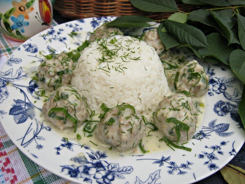 Pulpety w sosie koperkowo szczypiorkowym