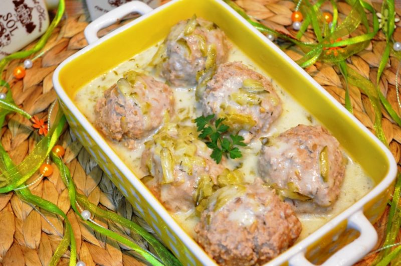 Pulpety w sosie ogórkowym