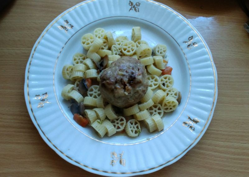 Pulpety w sosie pieczarkowym