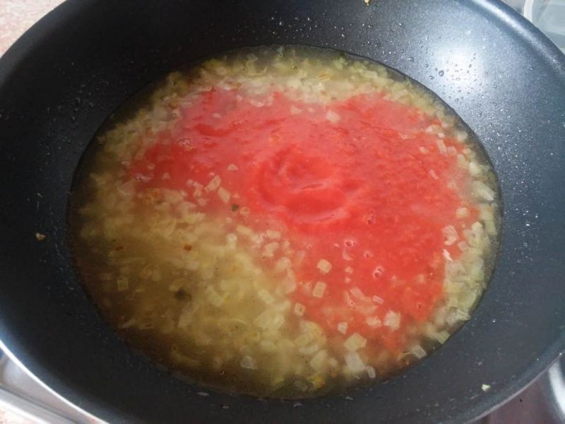 Pulpety w  sosie pomidorowo cebulowym 