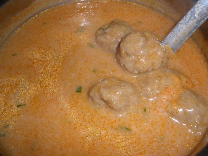 Pulpety w sosie pomidorowym