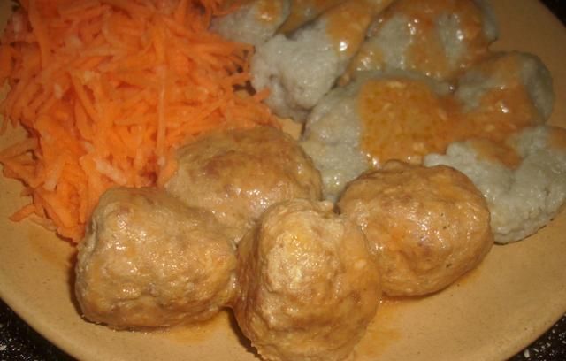 Pulpety w sosie pomidorowym