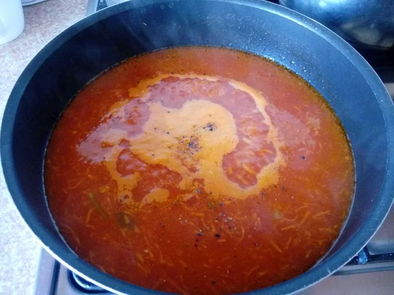 Pulpety w sosie warzywnym na pomidorowo 
