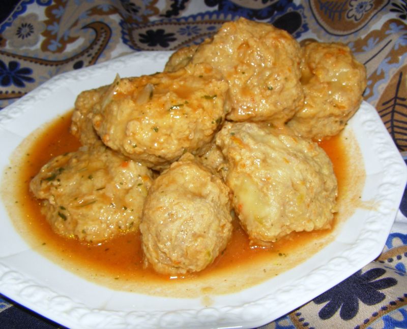 Pulpety wieprzowe z warzywami w pomidorowym sosie Pulpety wieprzowe z warzywami w pomidorowym sosie