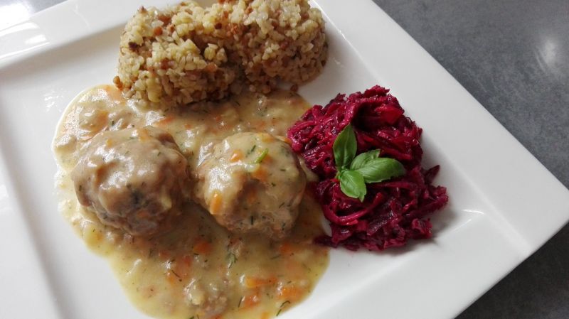 Pulpety z baraniny w jarzynach Pulpety z baraniny w jarzynach