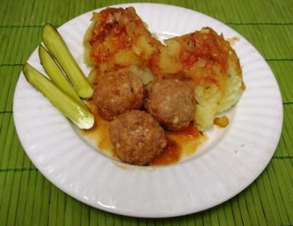 Pulpety z indyka w sosie pomidor-serowym