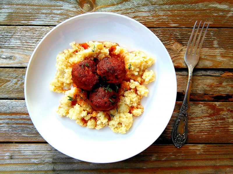 Pulpety z indyka w sosie z czerwonego wina