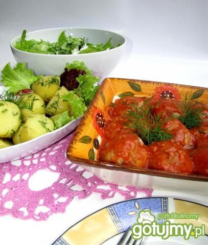 Pulpety z kaparami w sosie pomidorowym