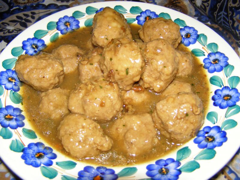 Pulpety z łopatki wieprzowej w sosie grzybowym. 