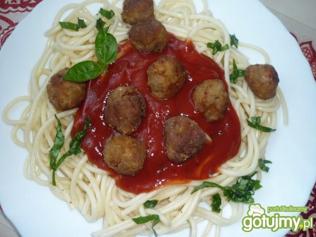 Pulpety z makaronem w sosie pomidorowym Pulpety z makaronem w sosie pomidorowym