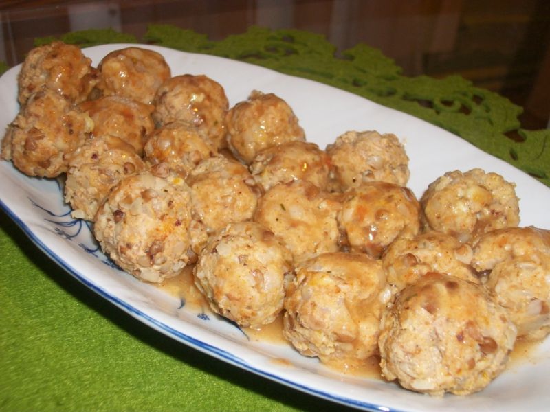 Pulpety z mięsa i kaszy gryczanej