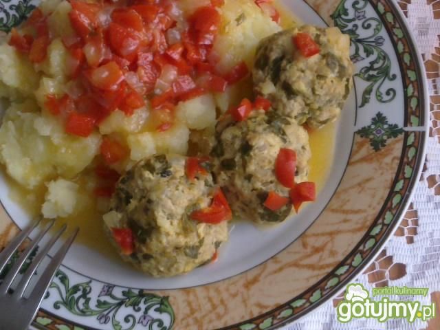 Pulpety z oregano w sosie paprykowym  Pulpety z oregano w sosie paprykowym