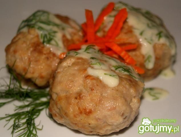 Pulpety z otrębami w sosie koperkowym