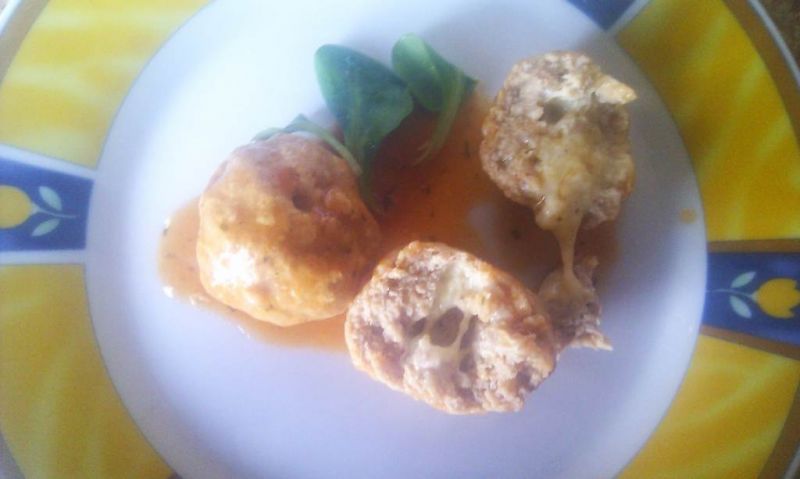 Pulpety z serem w sosie pomidorowym  Pulpety z serem w sosie pomidorowym